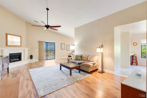 Living - 844 Corrigan Ct, Benicia, CA 94510 photo 1 of 5