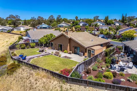 View/Area - 844 Corrigan Ct, Benicia, CA 94510 photo 5 of 9