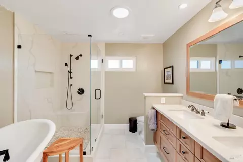 Bath - 844 Corrigan Ct, Benicia, CA 94510 photo 1 of 7