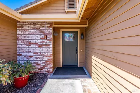 Entry Way - 844 Corrigan Ct, Benicia, CA 94510 photo 1 of 2