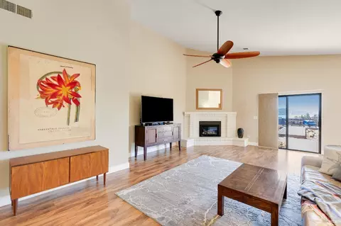 Living - 844 Corrigan Ct, Benicia, CA 94510 photo 3 of 5