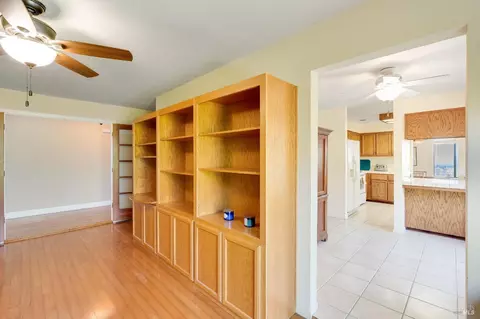 Living - 844 Corrigan Ct, Benicia, CA 94510 photo 5 of 5