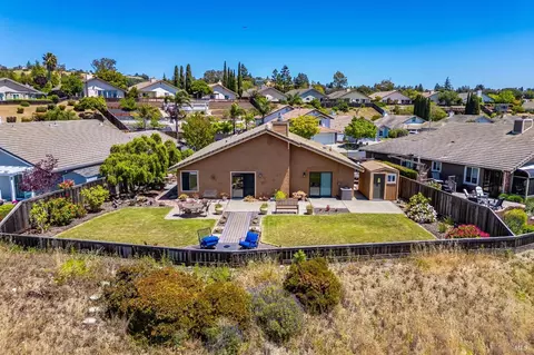 View/Area - 844 Corrigan Ct, Benicia, CA 94510 photo 6 of 9