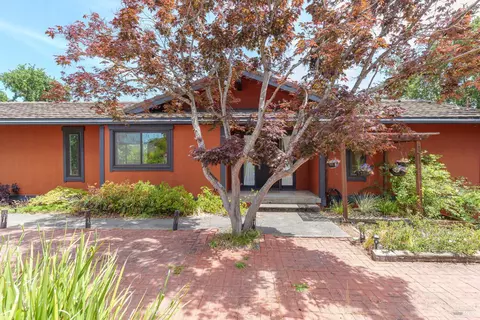 25 Pierce Dr, Novato, CA 94947