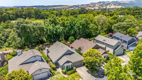 View/Area - 643 Gregory Cir, Sonoma, CA 95476 photo 4 of 7