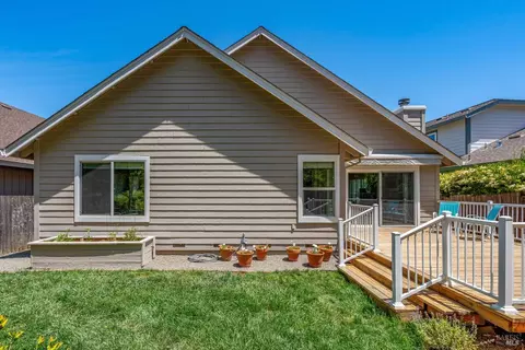 Exterior - 643 Gregory Cir, Sonoma, CA 95476 photo 14 of 15