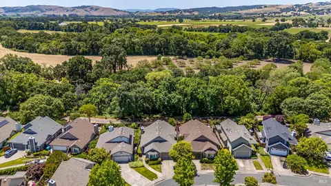 View/Area - 643 Gregory Cir, Sonoma, CA 95476 photo 2 of 7