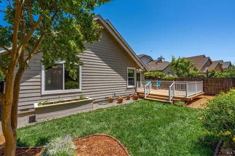 Exterior - 643 Gregory Cir, Sonoma, CA 95476 photo 13 of 15