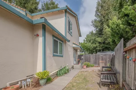 47 Francis Cir, Rohnert Park, CA 94928