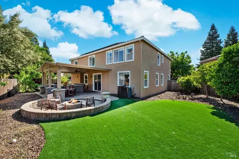 525 Boone Dr, Vacaville, CA 95687