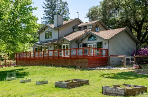 7293 Occidental Rd, Sebastopol, CA 95472