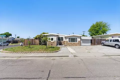1201 Mckinley St, Fairfield, CA 94533