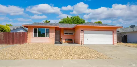 155 Midvale Dr, Vacaville, CA 95687