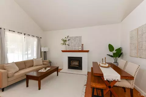 88 Diana Ct, Windsor, CA 95492 photo 3
