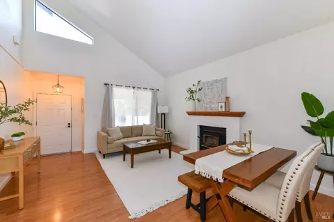 88 Diana Ct, Windsor, CA 95492 photo 4