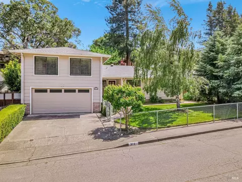 917 West St, Petaluma, CA 94952