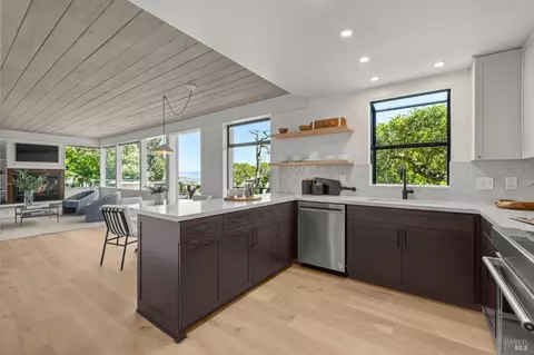 Kitchen - 95 Monte Mar Dr, Sausalito, CA 94965 photo 4 of 4