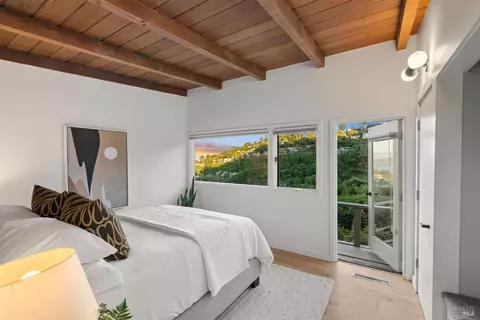 Bedroom - 95 Monte Mar Dr, Sausalito, CA 94965 photo 5 of 9