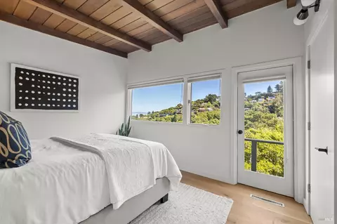 Bedroom - 95 Monte Mar Dr, Sausalito, CA 94965 photo 4 of 9