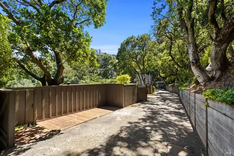 Exterior - 95 Monte Mar Dr, Sausalito, CA 94965 photo 2 of 7