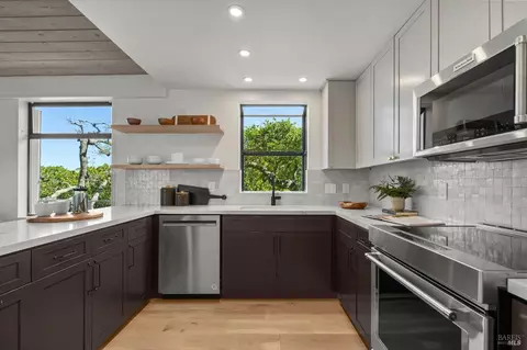 Kitchen - 95 Monte Mar Dr, Sausalito, CA 94965 photo 2 of 4