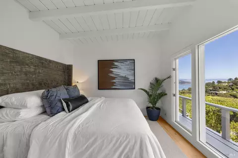 Bedroom - 95 Monte Mar Dr, Sausalito, CA 94965 photo 3 of 9
