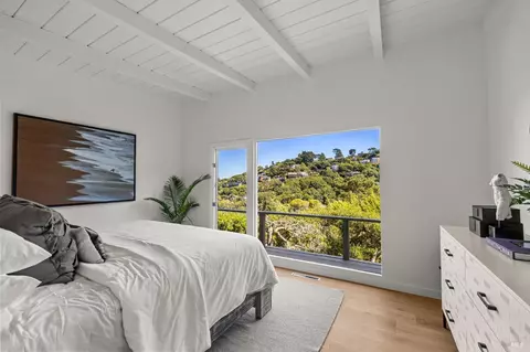 Bedroom - 95 Monte Mar Dr, Sausalito, CA 94965 photo 1 of 9