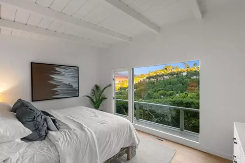 Bedroom - 95 Monte Mar Dr, Sausalito, CA 94965 photo 2 of 9