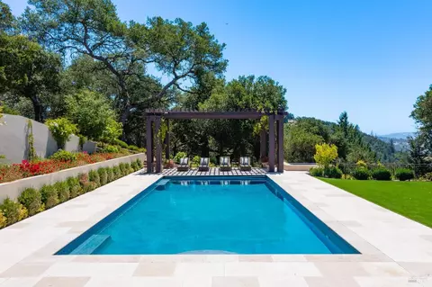 800 Shiloh Gln, Santa Rosa, CA 95403