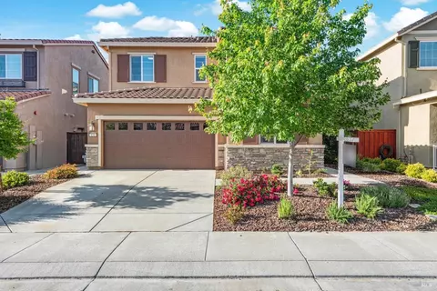 131 Kodiak Dr, Vacaville, CA 95687 photo 3