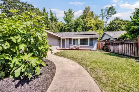 515 San Ramon Dr, Sonoma, CA 95476