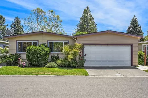 1945 Piner Rd #203, Santa Rosa, CA 95403