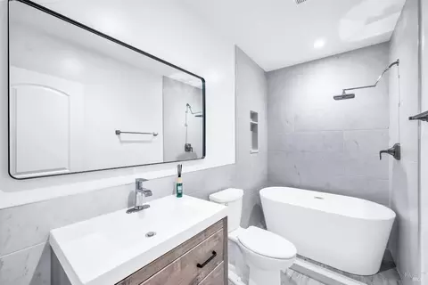 Bath - 1444 Ohio St, Vallejo, CA 94590 photo 2 of 2
