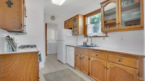 Kitchen - 1302 Illinois St, Vallejo, CA 94590 photo 3 of 3