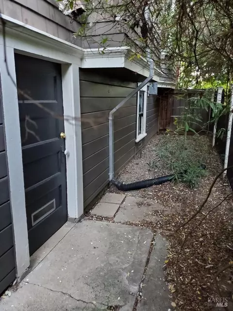 Exterior - 1011 Georgia St, Vallejo, CA 94590 photo 26 of 37