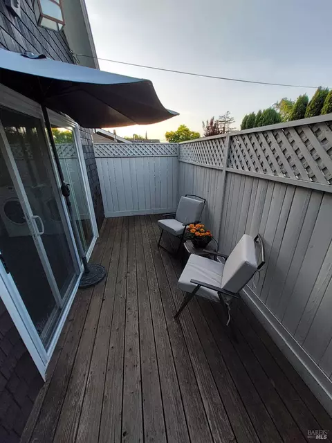 Exterior - 1011 Georgia St, Vallejo, CA 94590 photo 30 of 37