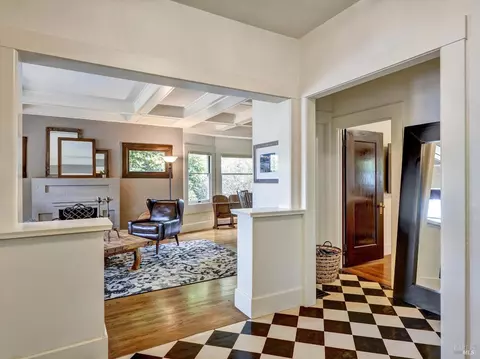Entry Way - 1011 Georgia St, Vallejo, CA 94590 photo 1 of 9