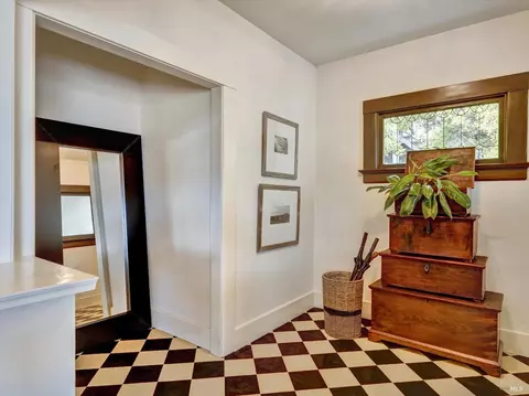 Entry Way - 1011 Georgia St, Vallejo, CA 94590 photo 2 of 9