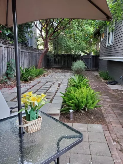Exterior - 1011 Georgia St, Vallejo, CA 94590 photo 22 of 37