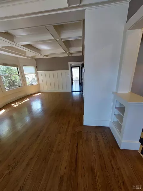 Living - 1011 Georgia St, Vallejo, CA 94590 photo 4 of 7