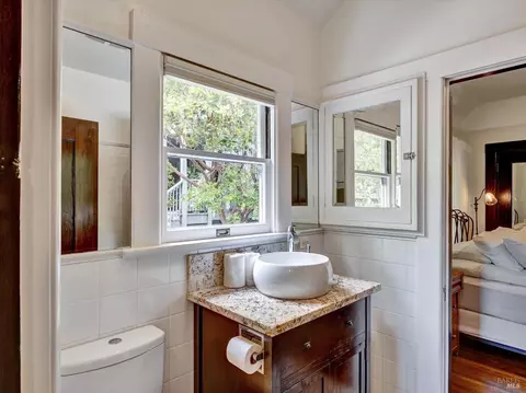 Bath - 1011 Georgia St, Vallejo, CA 94590 photo 1 of 5
