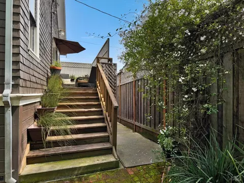 Exterior - 1011 Georgia St, Vallejo, CA 94590 photo 11 of 37
