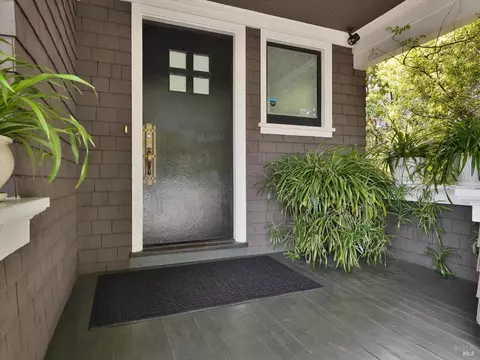 Exterior - 1011 Georgia St, Vallejo, CA 94590 photo 4 of 37