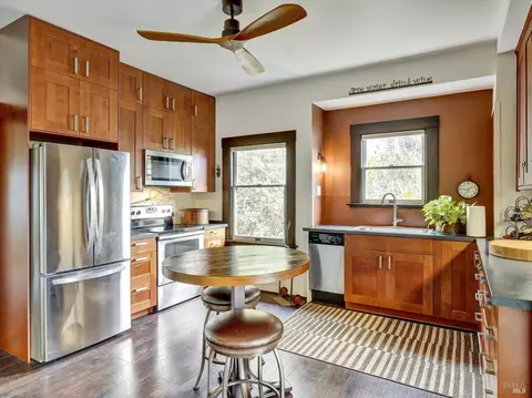 Kitchen - 1011 Georgia St, Vallejo, CA 94590 photo 6 of 9
