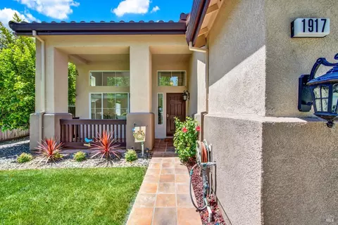 1917 Rollingwood Dr, Fairfield, CA 94534 photo 2