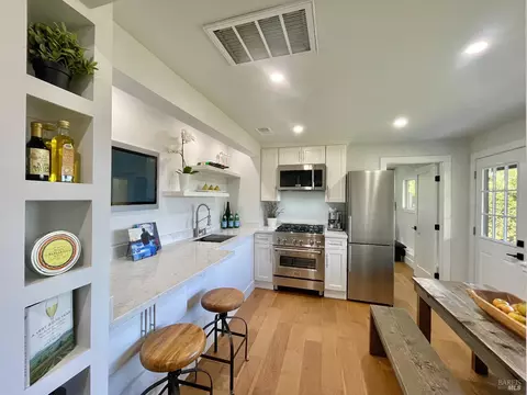 Kitchen - 39 Midway Ave, Mill Valley, CA 94941 photo 7 of 8