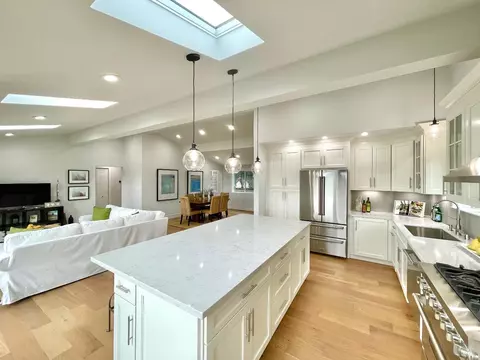 Kitchen - 39 Midway Ave, Mill Valley, CA 94941 photo 5 of 8