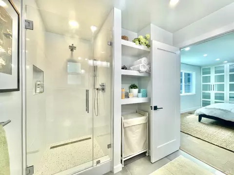Bath - 39 Midway Ave, Mill Valley, CA 94941 photo 2 of 5