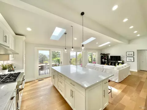 Kitchen - 39 Midway Ave, Mill Valley, CA 94941 photo 6 of 8
