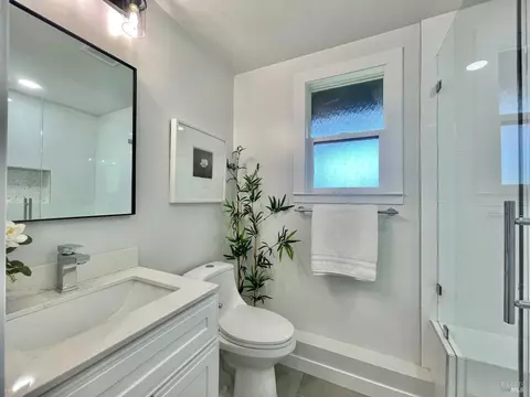 Bath - 39 Midway Ave, Mill Valley, CA 94941 photo 4 of 5